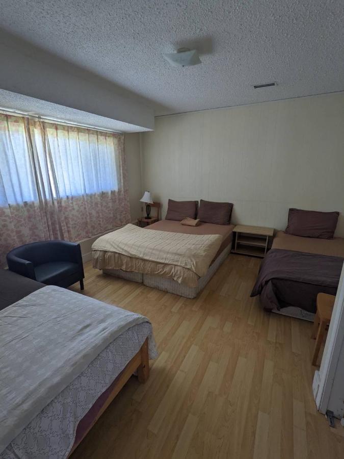 Vancouver Backpacker House Burnaby Extérieur photo